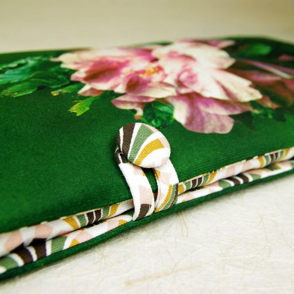 Coussin détente rectangle en velours, imprimé motif floral tropical aux couleurs flamboyantes,tons de vert, rose intense et rose doux, rouge, orangé - 20x40 cm – Image 5