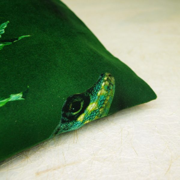 Coussin détente rectangle en velours, imprimé motif floral tropical aux couleurs flamboyantes,tons de vert, rose intense et rose doux, rouge, orangé - 20x40 cm – Image 6
