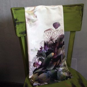 Torchon rectangle en coton, imprimé motif floral, mêlant nuances de rose, bleu-vert et blanc cassé - 45x68cm